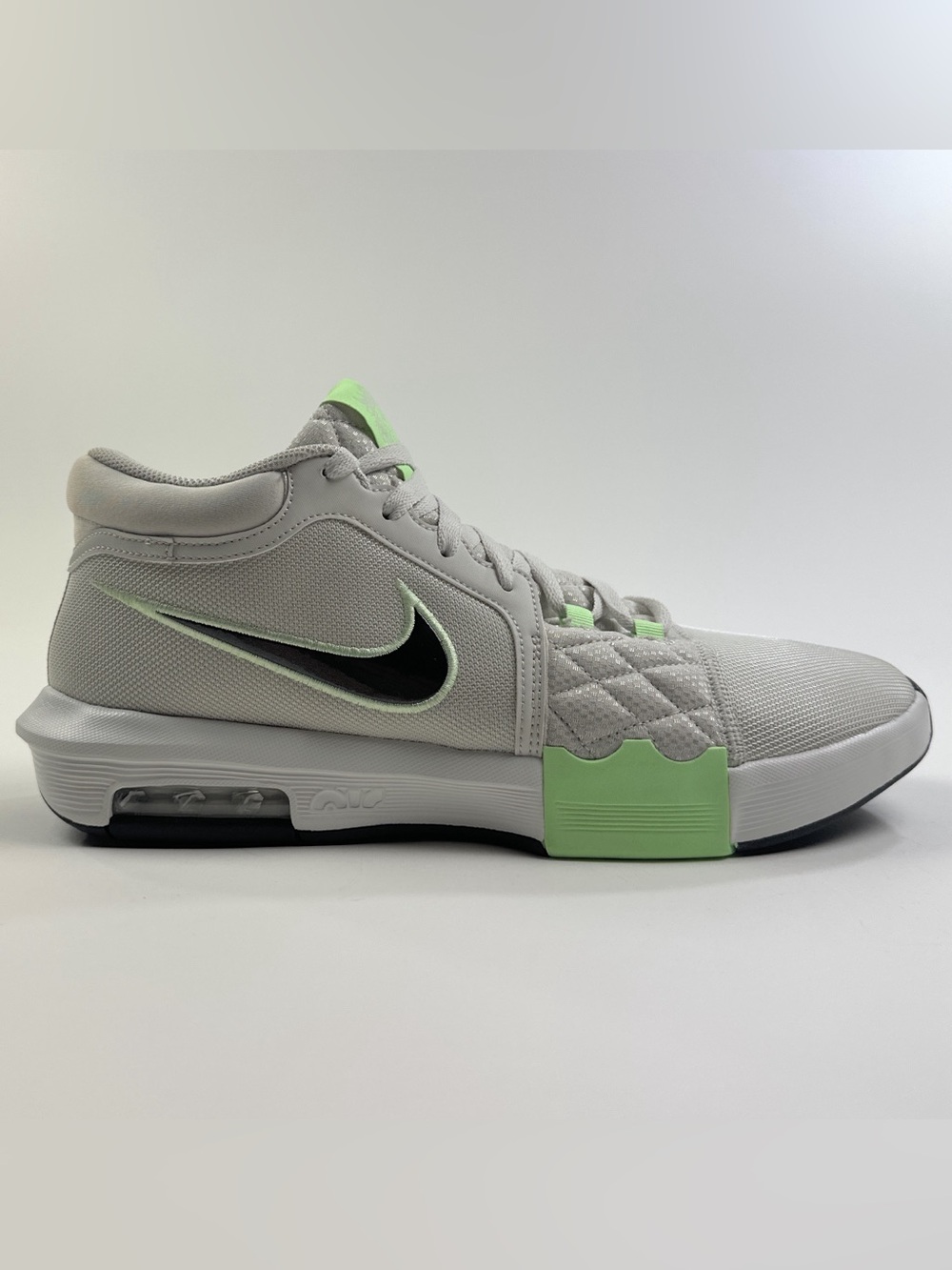 Nike LeBron Witness 8 VIII Light Bone Gray Green Mens Size 12 Shoes HQ2139-002